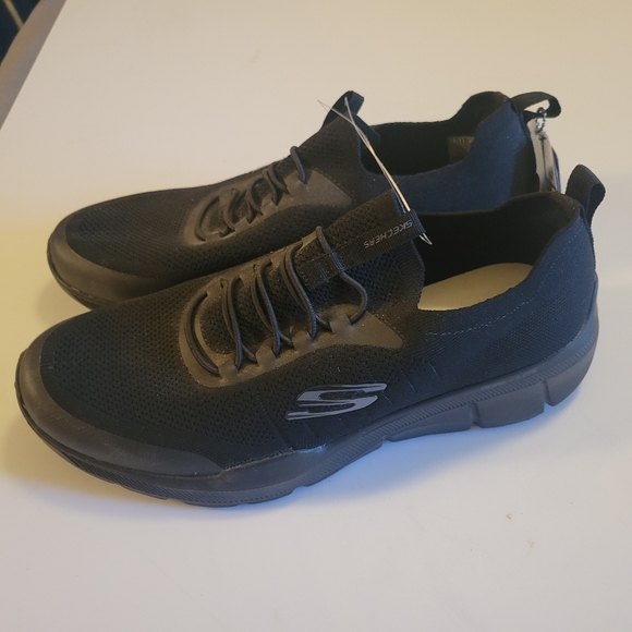 Skechers Black Shoes Men Memory Foam Sports Trainers Comfort Mesh Soft Slip-on! - Picture 2 of 8